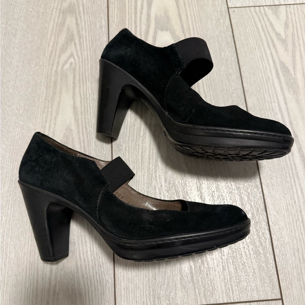 Casuccio & Scalera 38 Mary Jane pumps back suede leather Italy classic luxury